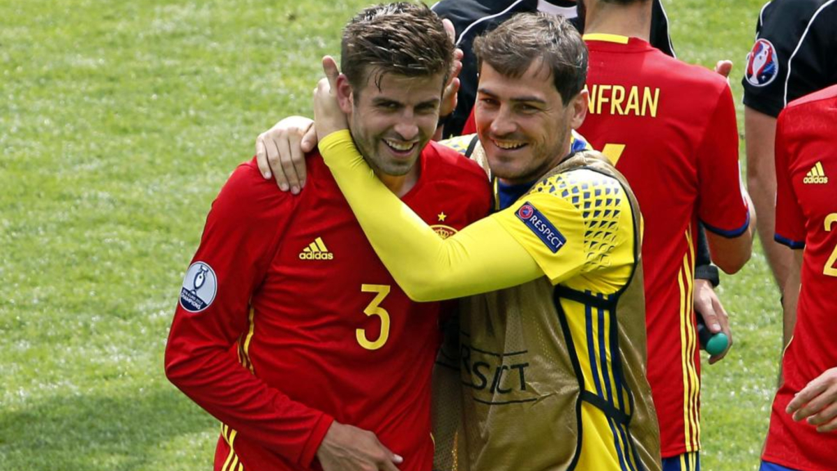 Casillas a Piqué: "Me parece un poco triste que no vaya ningún jugador del Madrid con la selección"