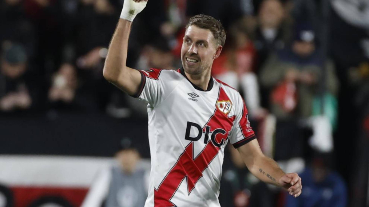 Tres jugadores del Rayo en el once ideal de la Conference League
