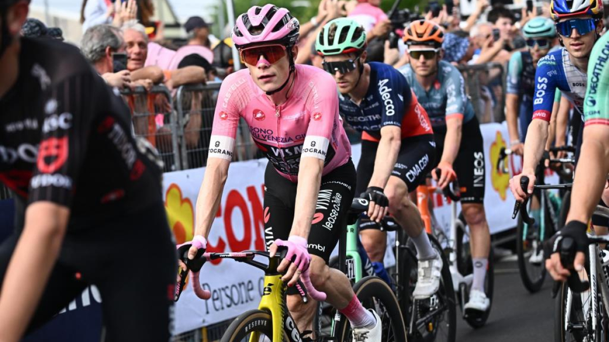 Así queda la clasificación general del Giro de Italia 2026: minutada de Vingegaard y De la Cruz, mejor español