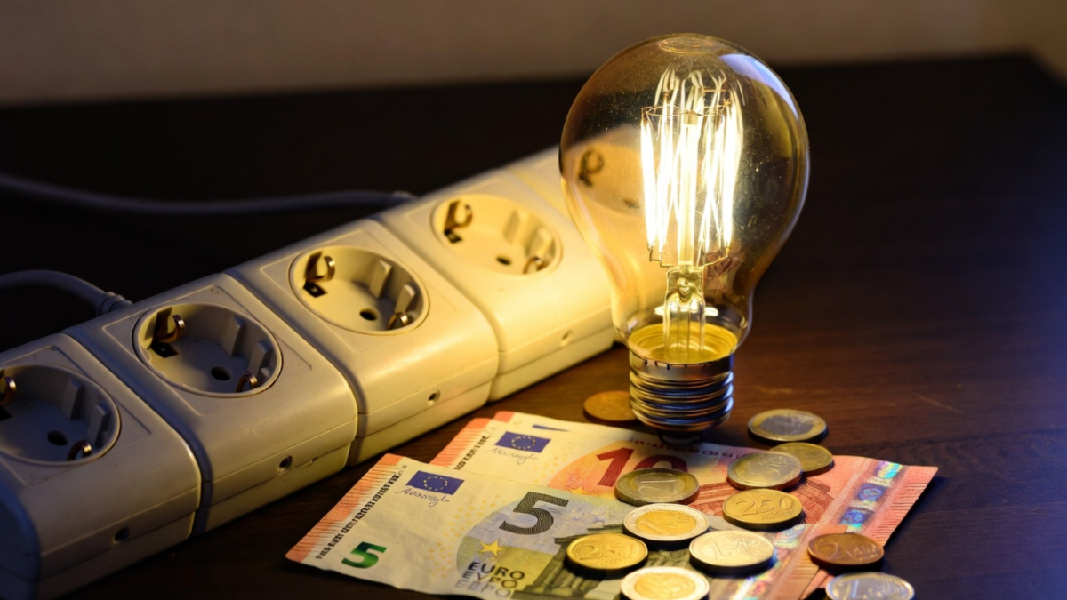 Precio de la luz por horas hoy, miércoles 5 de agosto: cuándo es más barata y más cara en el día