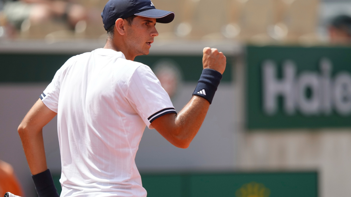 Rafa Jódar pasa a octavos en cinco sets y asegura la presencia de un español en los cuartos de final
