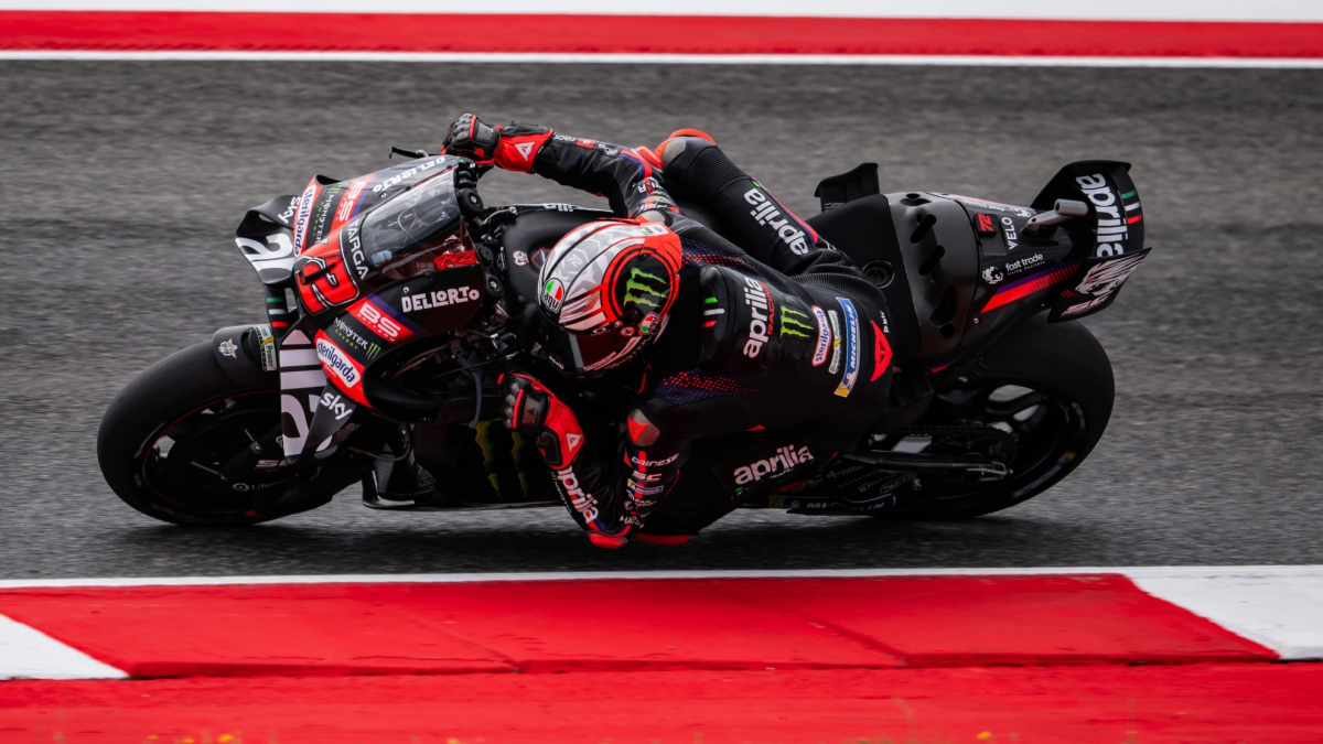 Bezzecchi logra una pole histórica para Aprilia, con Marc Márquez como mejor Ducati