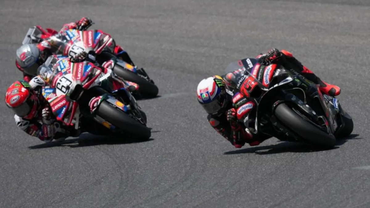 Resumen MotoGP Italia | Bezzecchi gana en casa a Jorge Martín