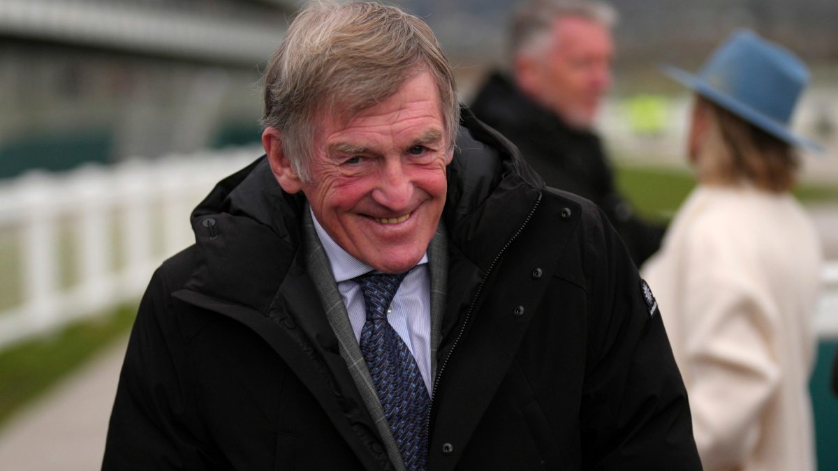 Sir Kenny Dalglish anuncia que padece cáncer tras revelarlo por error en sus redes sociales