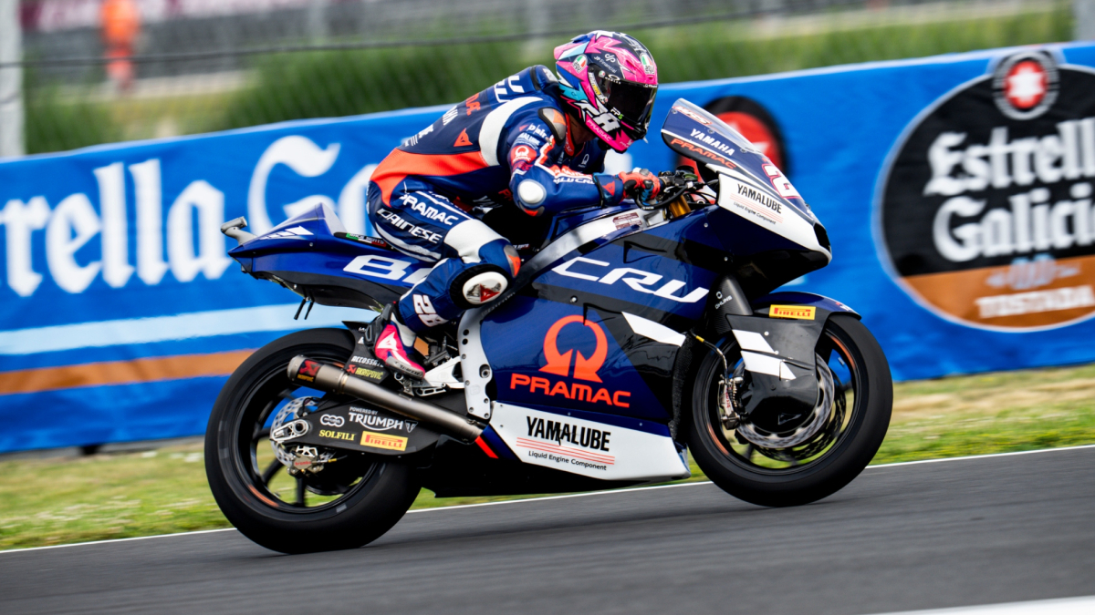 Izan Guevara, pole en Moto2 con Manu González fuera de la primera fila