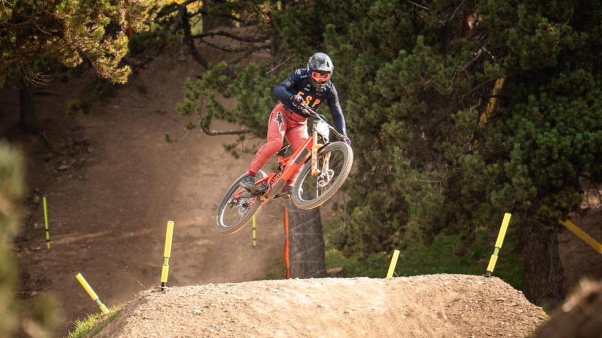 Isabeu Carrez Courdurier y Luke Williamson ganan en La Molina la iXS European Downhill Cup Continental Series
