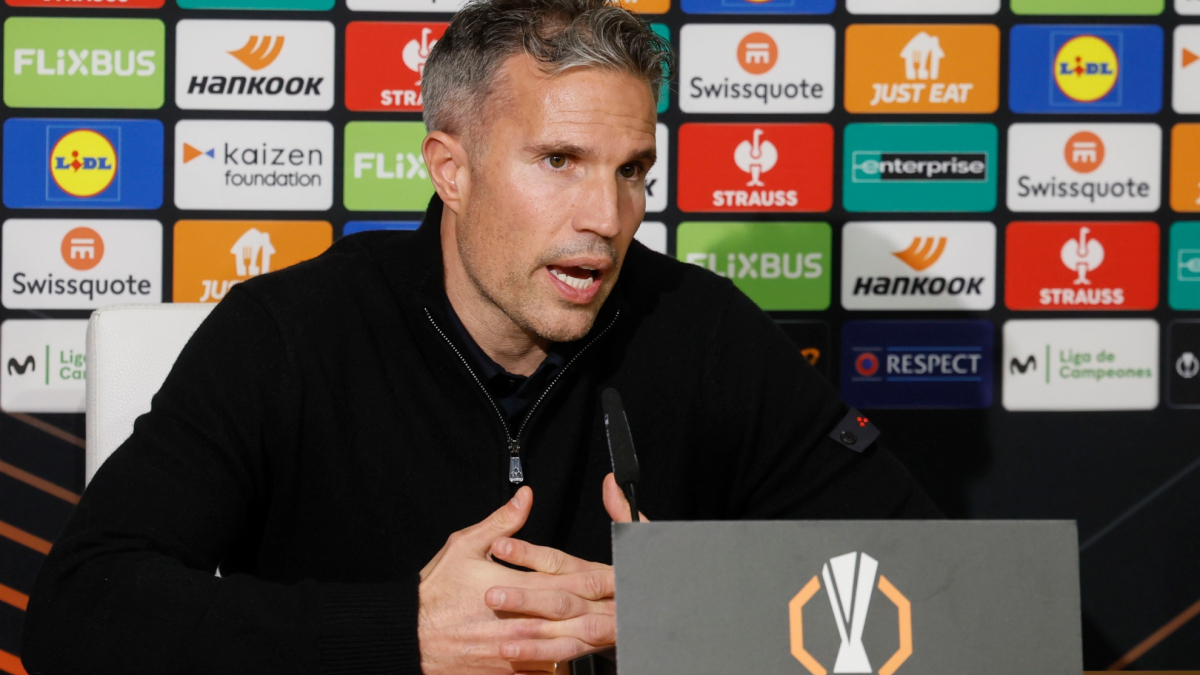 El Feyenoord destituye a Van Persie
