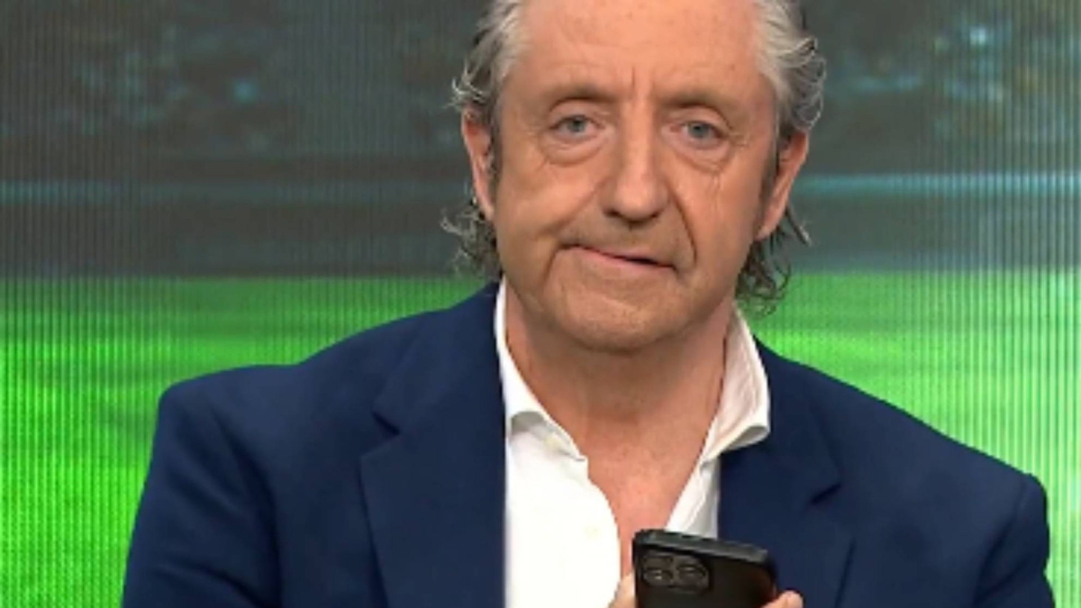 Pedrerol llama en directo a Florentino Pérez tras ganar las elecciones: "¿Riquelme un buen rival? No le conozco"