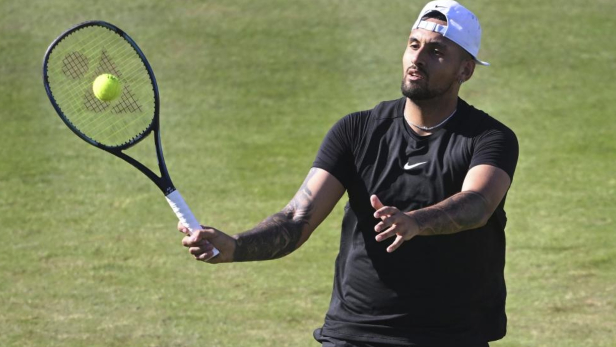 Kyrgios vuelve a ganar en hierba: "Me han reconstruido la muñeca"