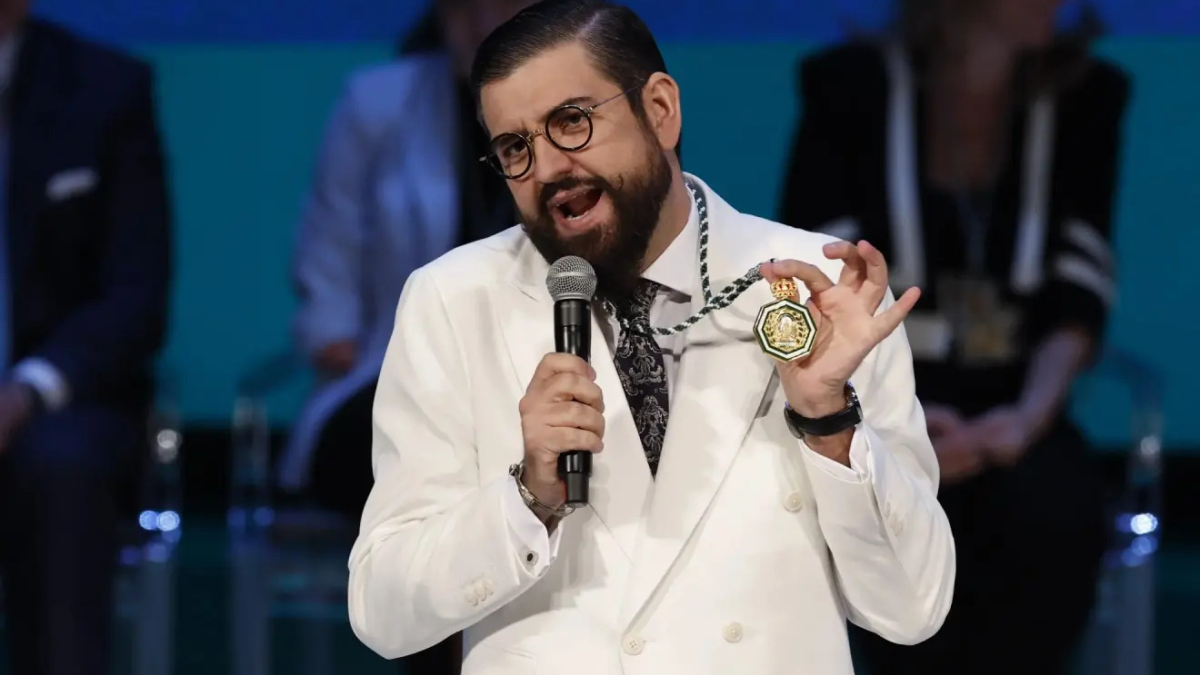 Estreno de 'El Perro Andaluz', el nuevo programa de Manu Sánchez con dos invitados estrella: "Todo aquel que sea mi enemigo, que sea mi hermano"