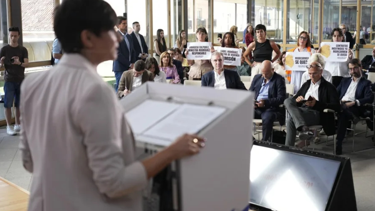 Isabel Rodríguez, ministra de Vivienda, sufre un escrache por parte de miembros del Sindicato de Inquilinas