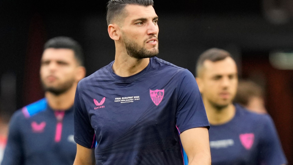 El Sevilla reacciona a la condena a Rafa Mir: "Firme y rotunda condena"