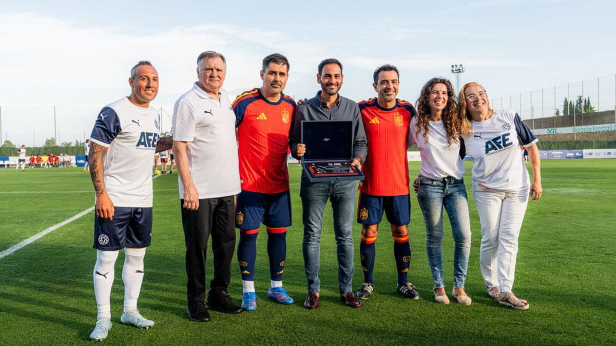Xavi, Cazorla y la AFE se unen por una buena causa en Marbella