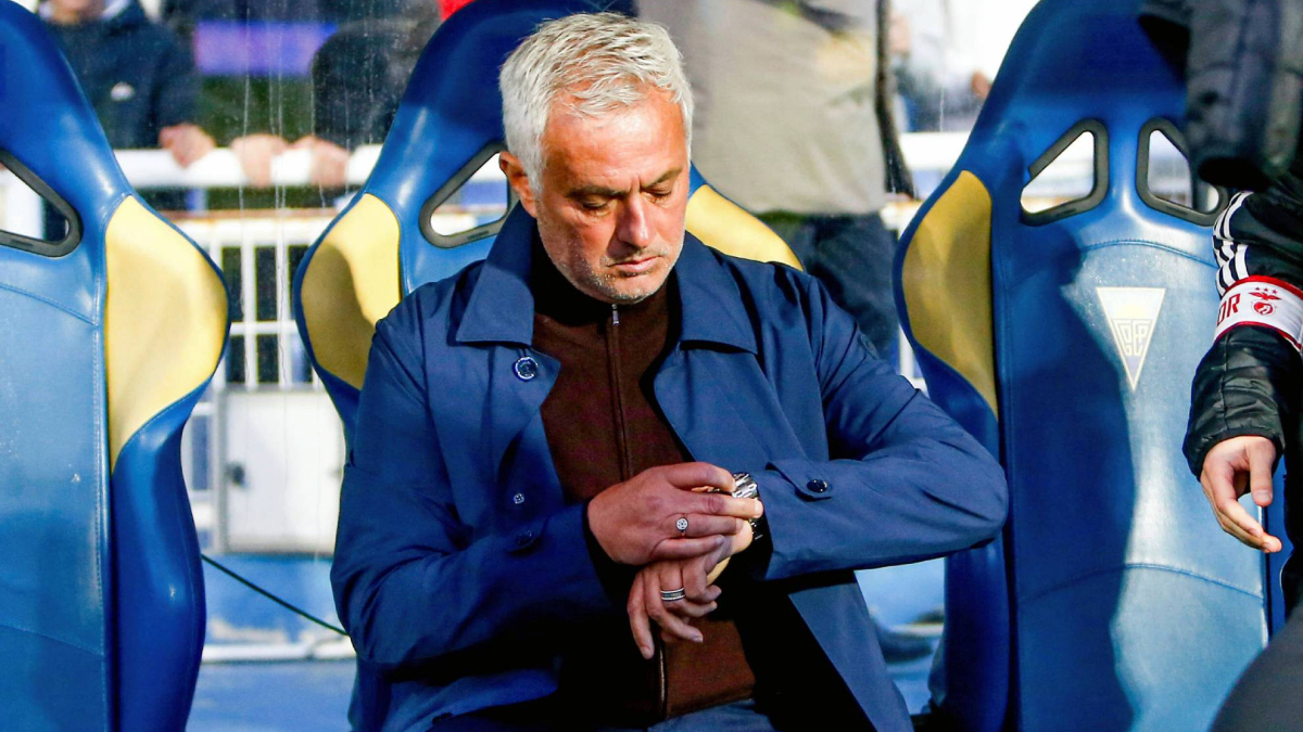 Mourinho y un cambio obligatorio