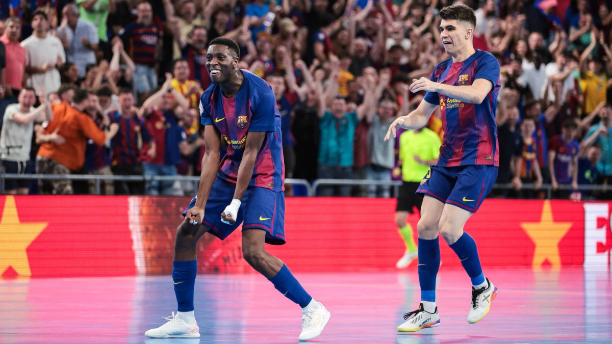 Mamadou Touré lidera al Barça a una victoria de su octavo título de Liga