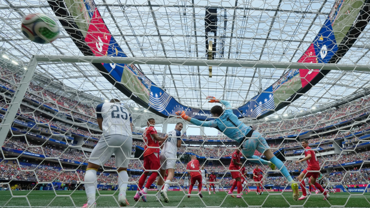 Suiza se impone a Bosnia con un marcador de 4-1