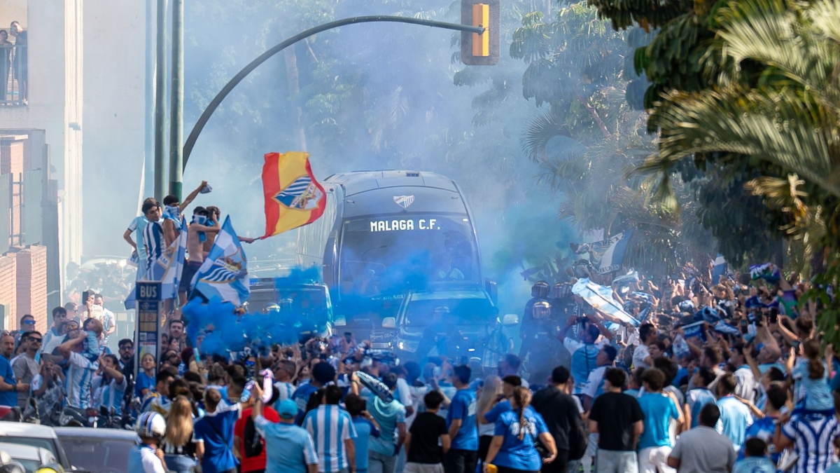 El latido blanquiazul costasoleño acompañará al Funes Buque