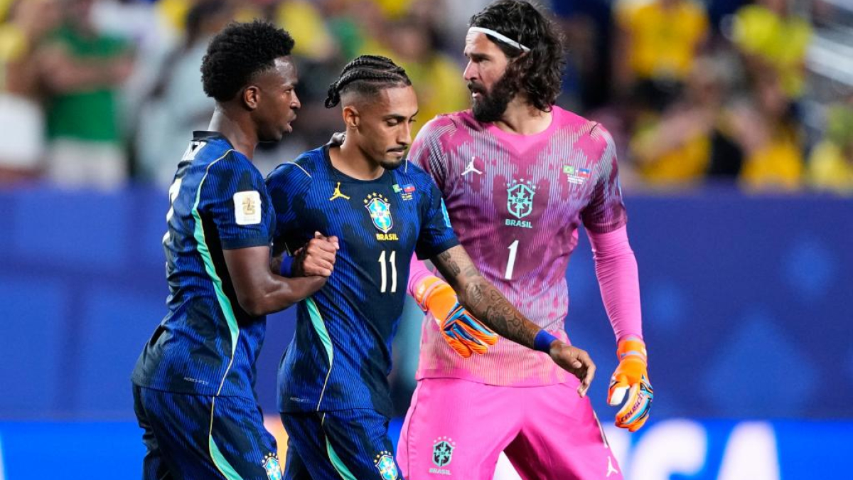 Raphinha sufre lesión muscular y genera preocupación en la selección brasileña