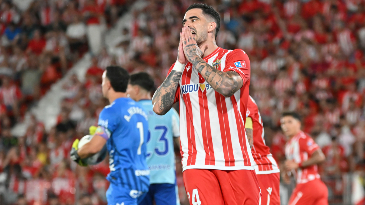 El ascenso del Málaga deja en el aire el futuro de Miguel de la Fuente