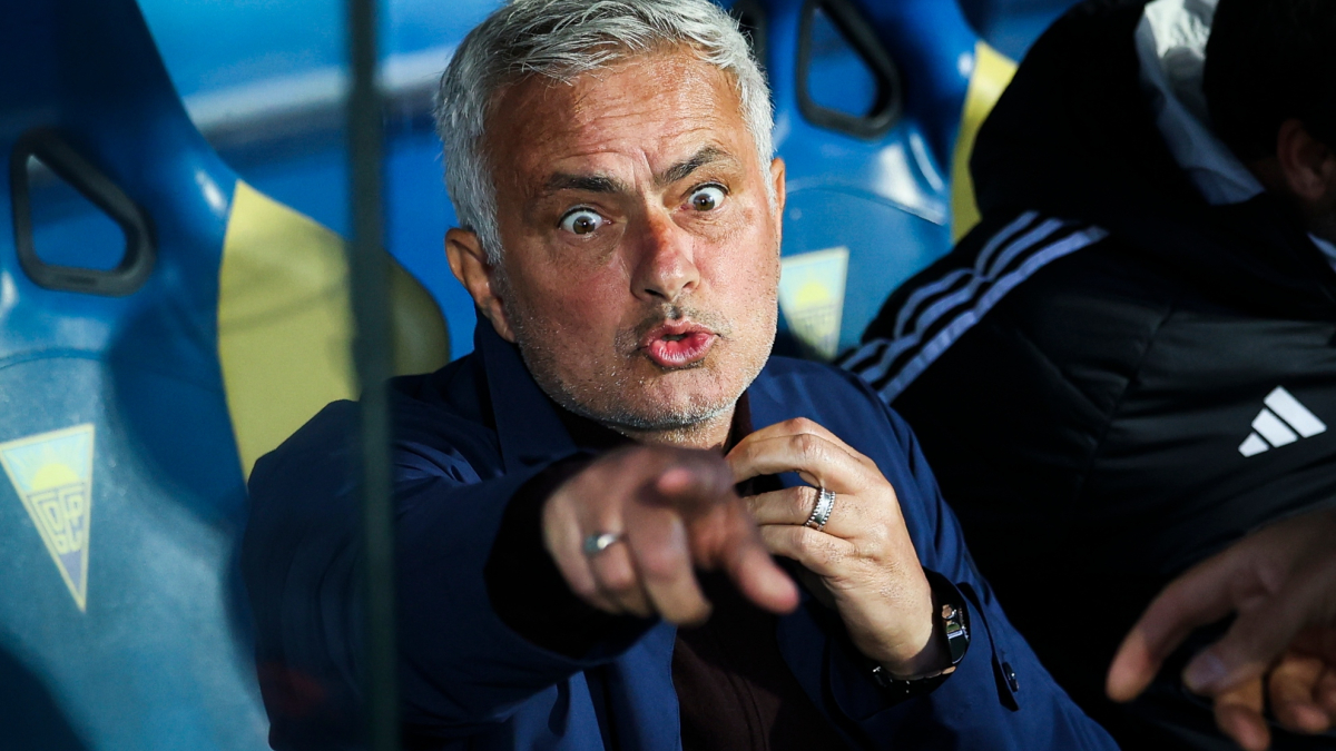 Mourinho y el puño de hierro que pide el Madrid — photo: Marca Fútbol