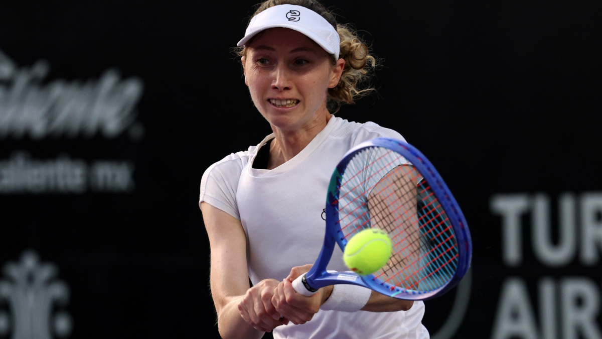 Cristina Bucsa se baja de Wimbledon por la muñeca