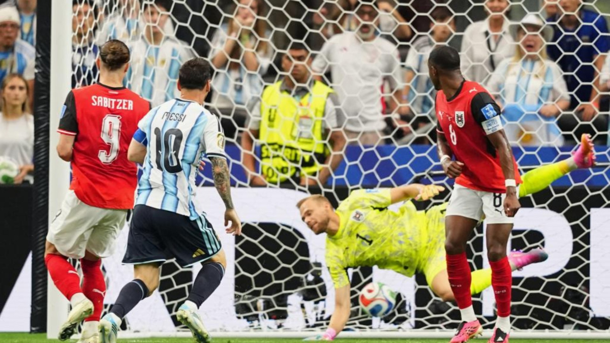 Argentina se impone a Austria con un gol de Messi