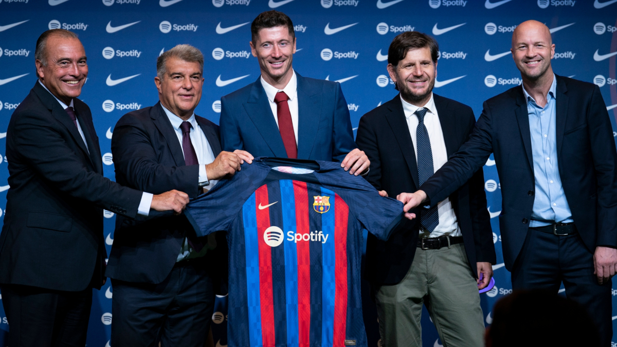 Lewandowski utilizó la misma táctica de Julián para fichar por el Barça