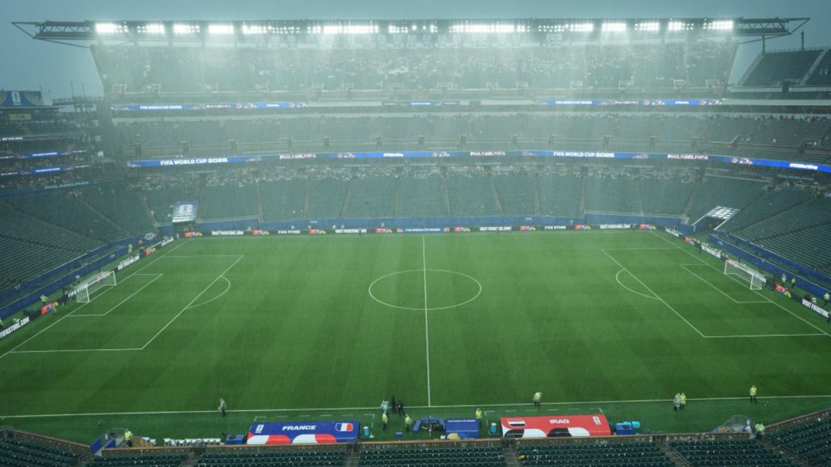 La tormenta en el estadio de Filadelfia obliga a suspender el Francia vs Irak