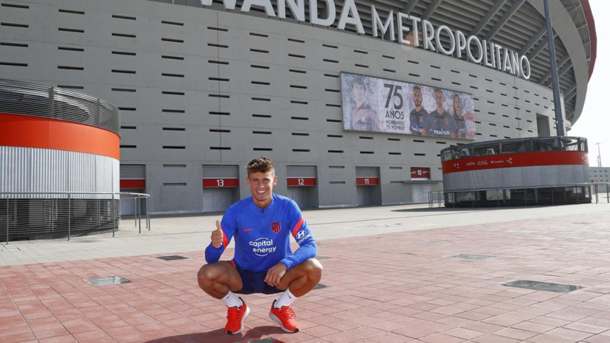 El Atlético presenta su nuevo Paseo de Leyendas con 17 jugadores y un homenaje a Griezmann