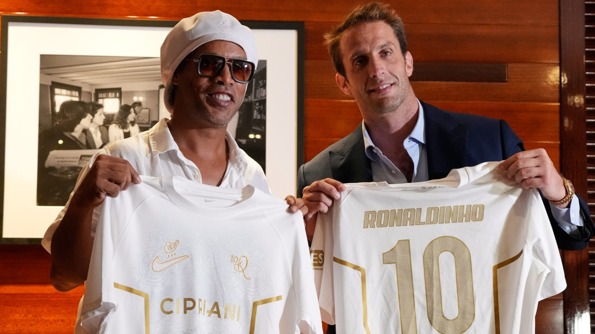 Ronaldinho vuelve al fútbol con el Ravenna y deja la puerta abierta a su regreso