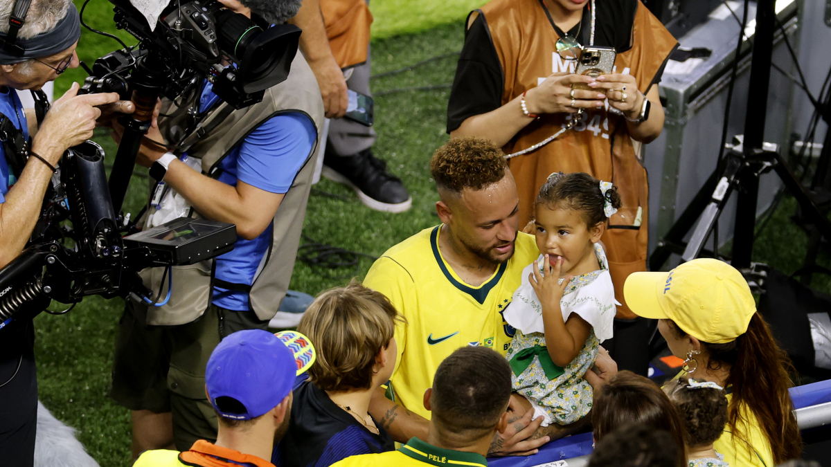 Neymar brilla en su debut en el Mundial