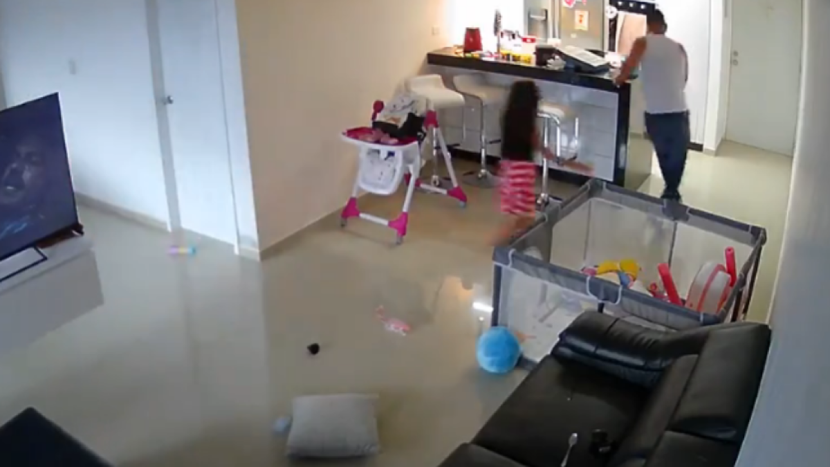 ¡Máxima tensión! Así consiguió esta padre evacuar su casa poco antes del terremoto en Venezuela