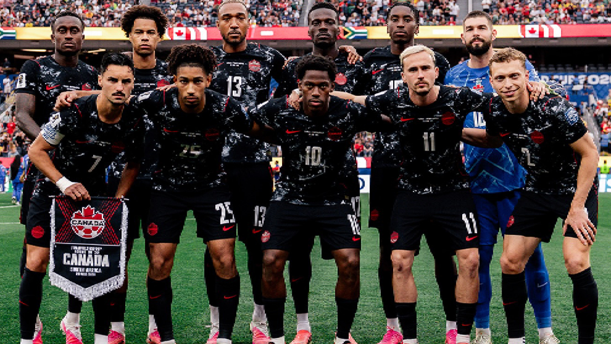 La segunda camiseta de Canadá en el Mundial: una equipación negra con detalles de nieve
