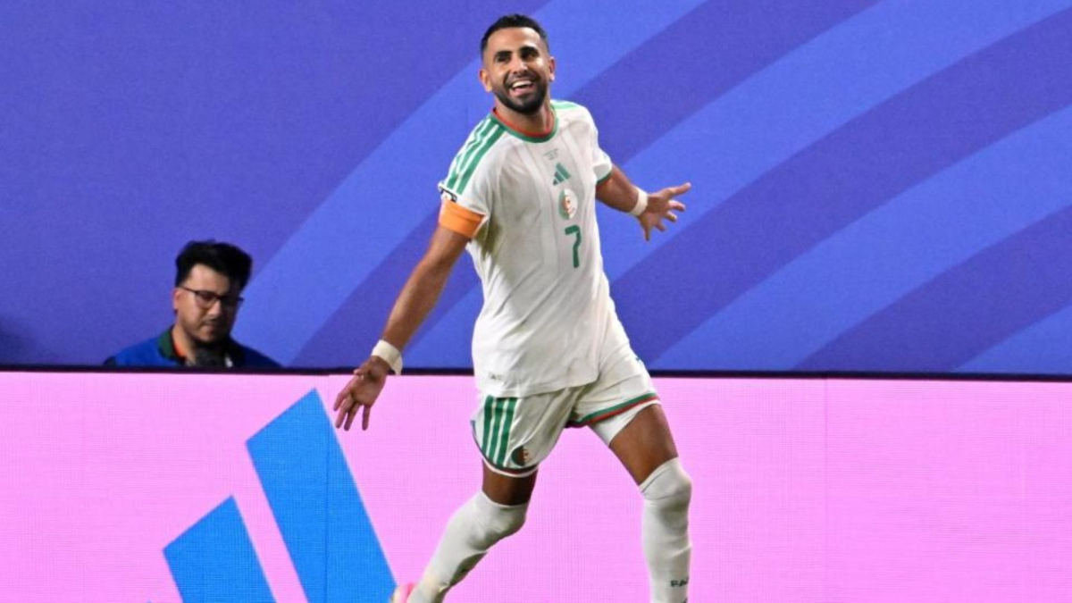 Gol de Mahrez (2-2) en el Argelia 3-3 Austria