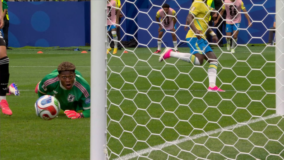 Iba a ser el gol del Mundial: el jugadón de Vinicius para ponérselo en bucle