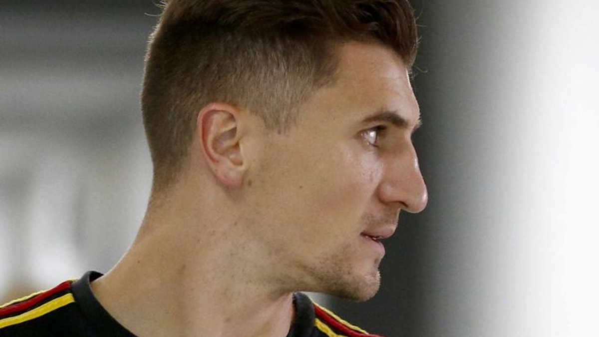 El Valencia lanza un 'ahora o nunca' a Thomas Meunier con su última oferta
