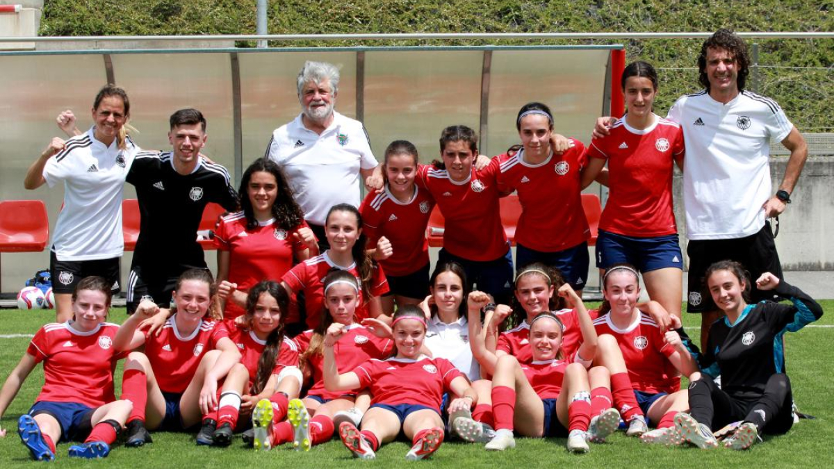 La Federación Vizcaína rinde homenaje a las pioneras del fútbol femenino