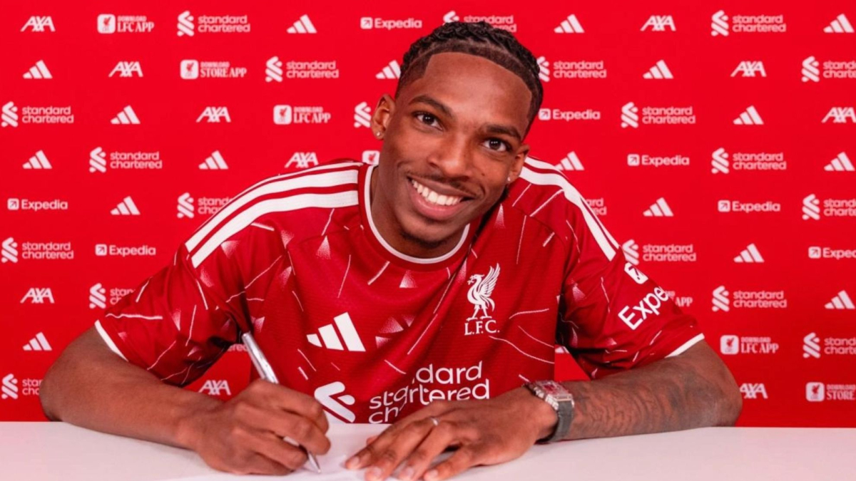 Jérémy Jacquet, el joven central francés llamado a llenar el vacío de Konaté en el Liverpool
