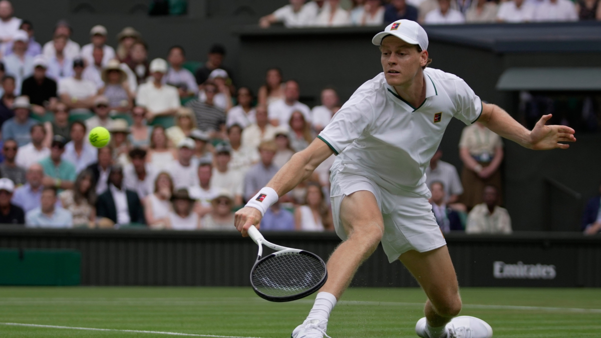 Jannik Sinner pasa a tercera ronda y celebra ser el italiano con más victorias en los Grand Slam