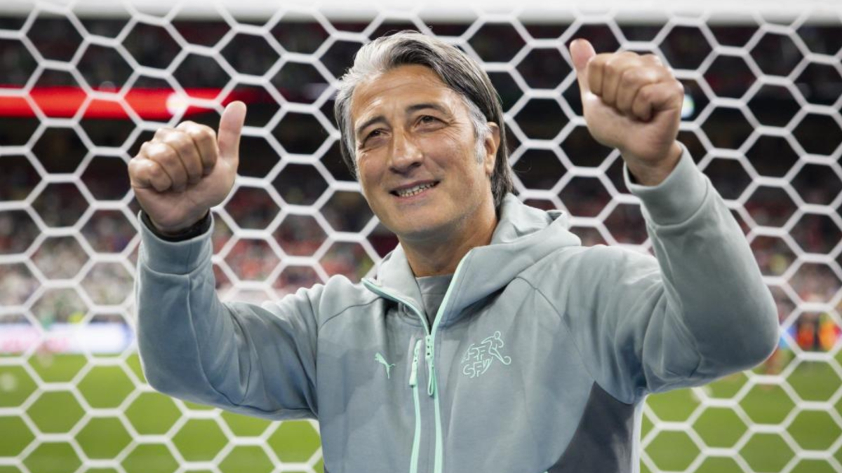 Murat Yakin, un triunfador en Suiza entre camas y palos de golf