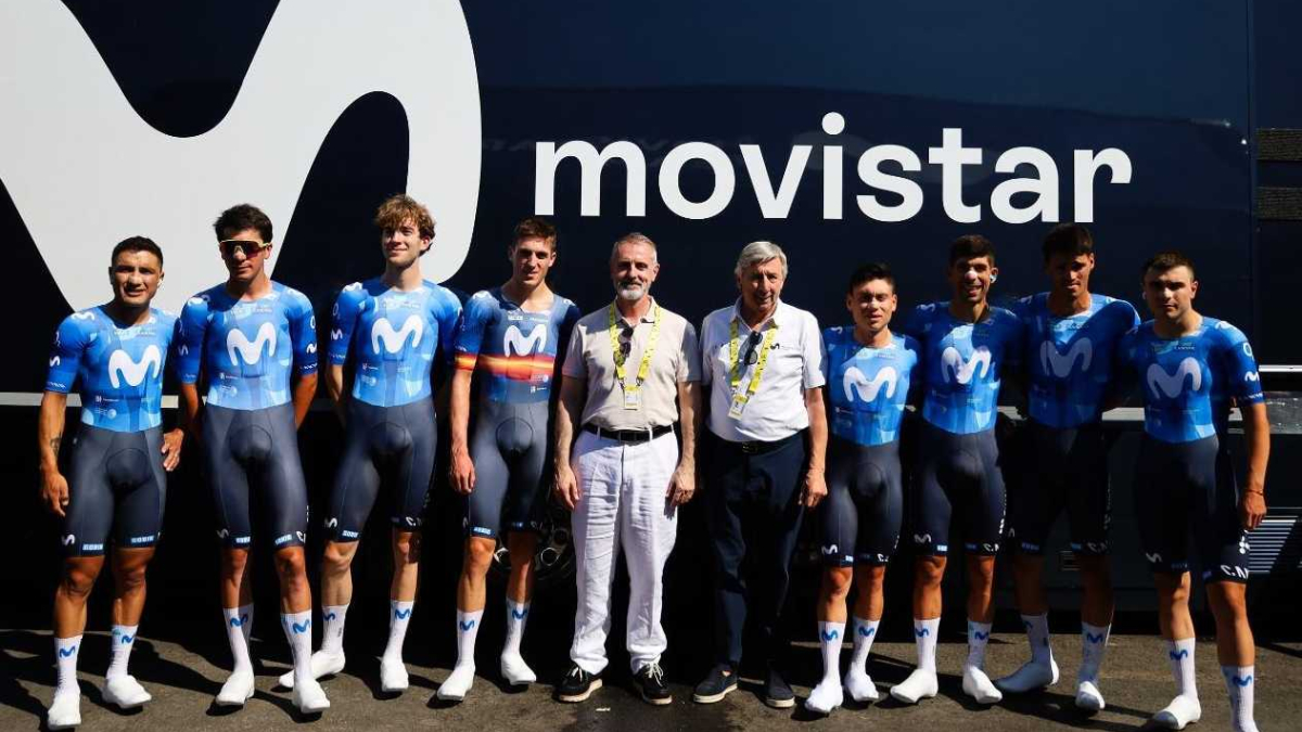 Murtra arropa al Movistar Team en la salida del Tour en Barcelona