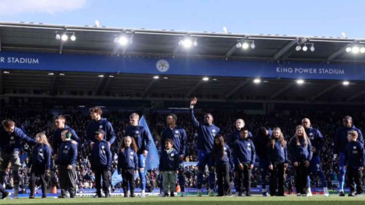 Leicester, la 'cenicienta' de la Premier League que pasó del cielo deportivo al infierno económico