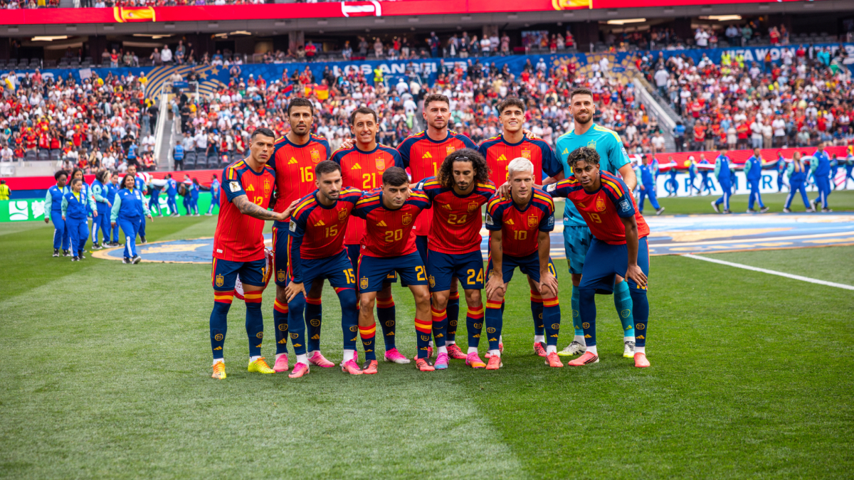 De la Fuente da con su equipo ideal: mismo once que ante Austria