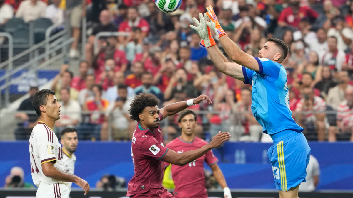 Unai Simón rompe otro récord y supera a Zenga y Casillas