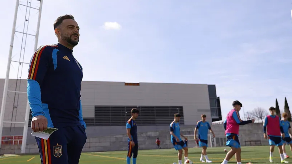Sergio García deja la sub 17 de España para convertirse en entrenador del Espanyol B