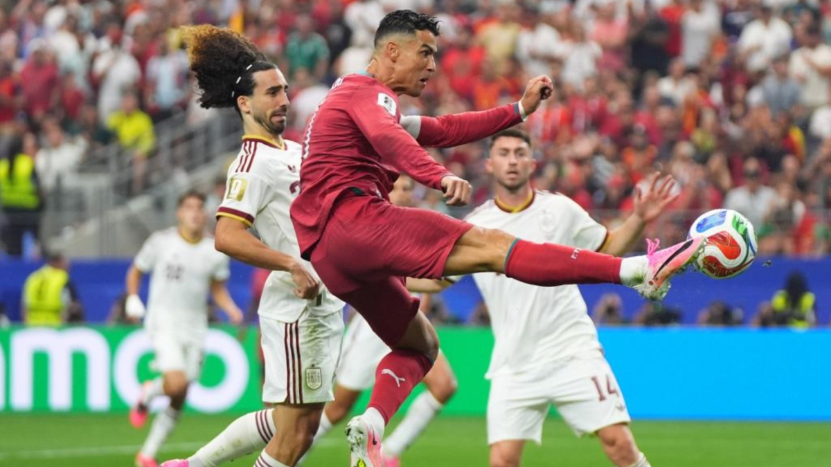 Cucurella sobre Cristiano Ronaldo: "Es una leyenda del fútbol que ha inspirado a mucha gente"
