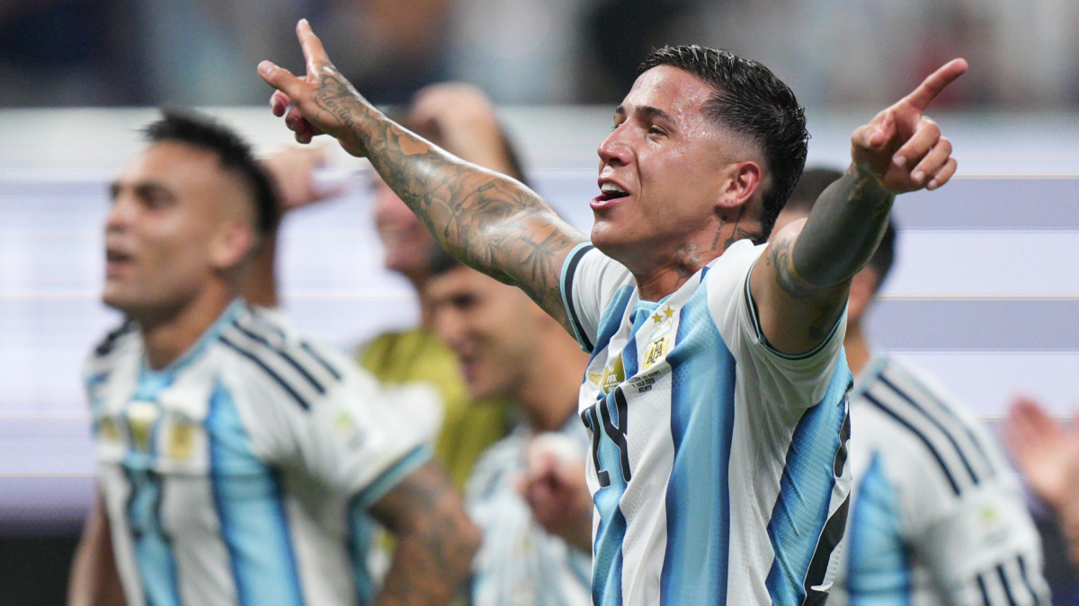 Enzo Fernández entra en la historia de los Mundiales con el gol 3000