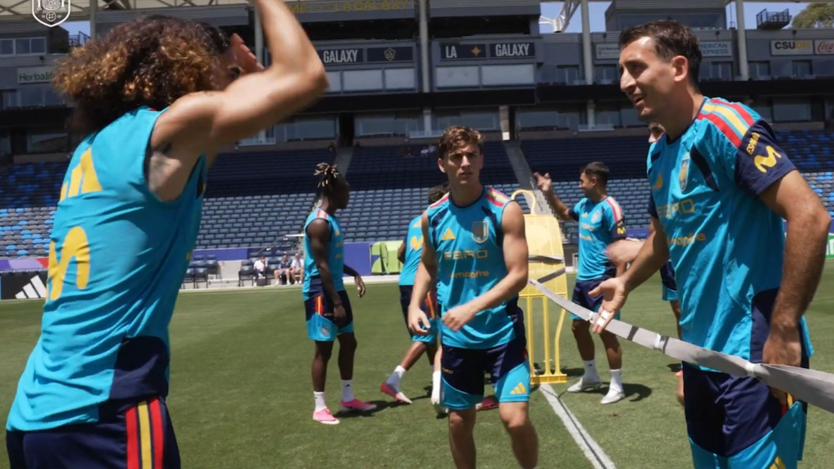 España se prepara con fútbol-tenis antes del duelo contra Bélgica