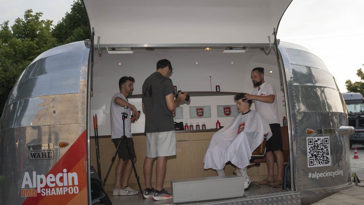 La barbería de Alpecin: "Estilo, tijera y aerodinámica"