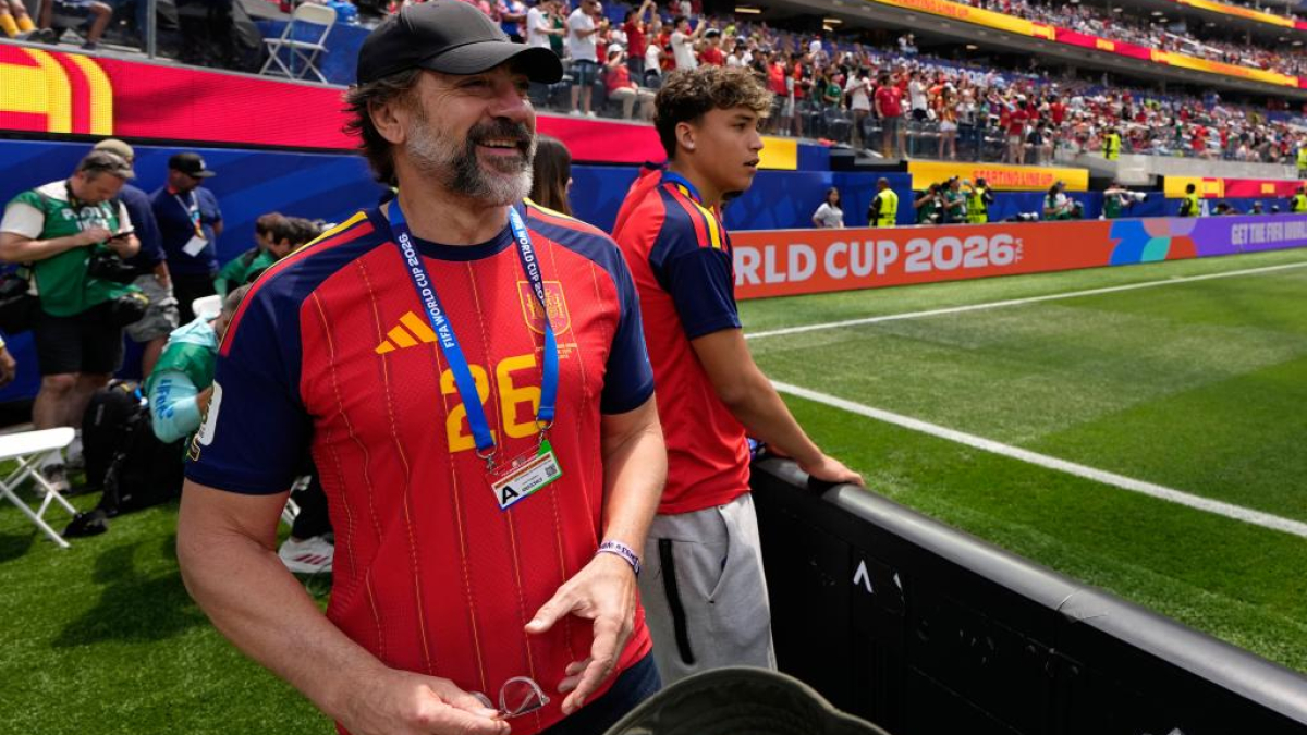Lo que no estás viendo: Javier Bardem, con la camiseta que le regaló Borja Iglesias